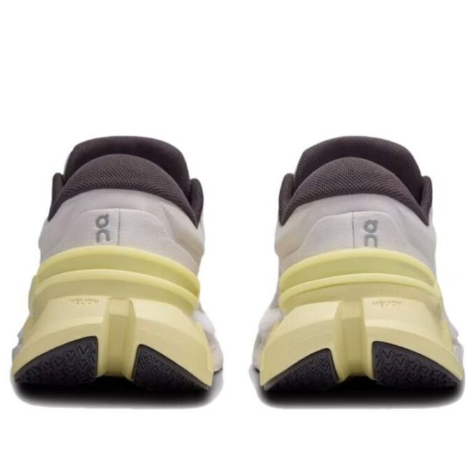 Cloudflyer 5 “Pearl Hay”