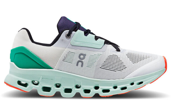 Cloudstratus “Undyed White Creek”