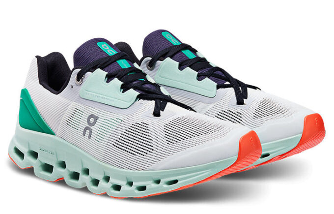 Cloudstratus “Undyed White Creek”