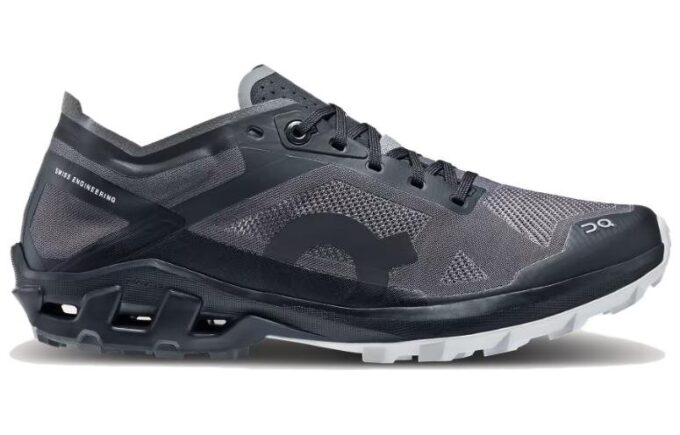 Cloudventure Peak 3 “Black Glacier”