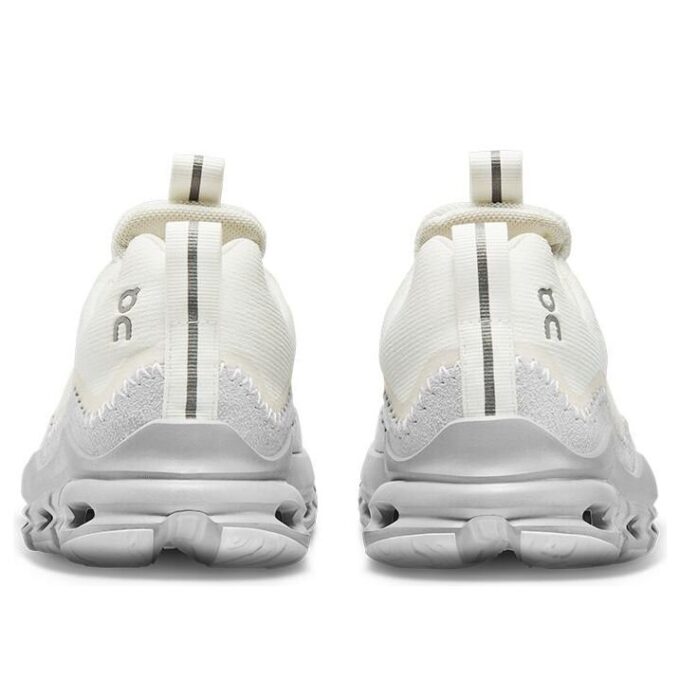 Cloudway “Undyed White Glacier”