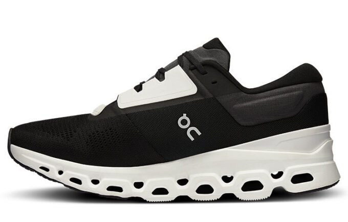 ON Cloudstratus 3 “Black Frost”