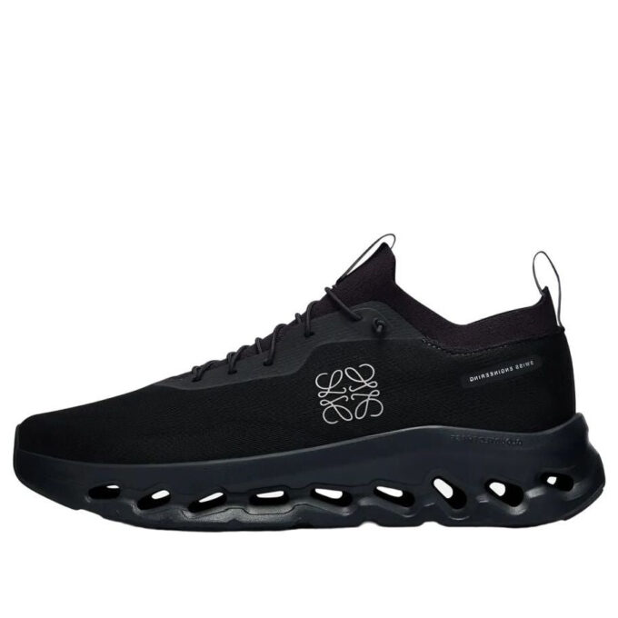 On Running x LOEWE Cloudtilt “All Black”