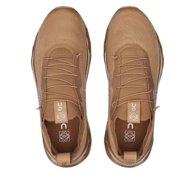 On Running x LOEWE Cloudtilt “Dark Sand”